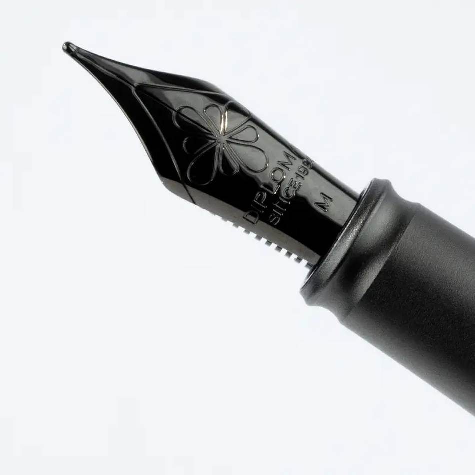 Diplomat Aero Fountain Pen - Pure Black Special Edition