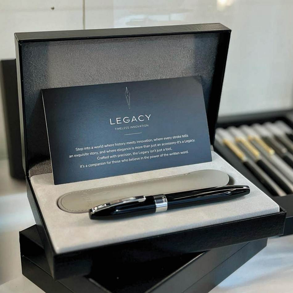 Sheaffer Legacy Fountain Pen - Glossy Black & Chrome Plated